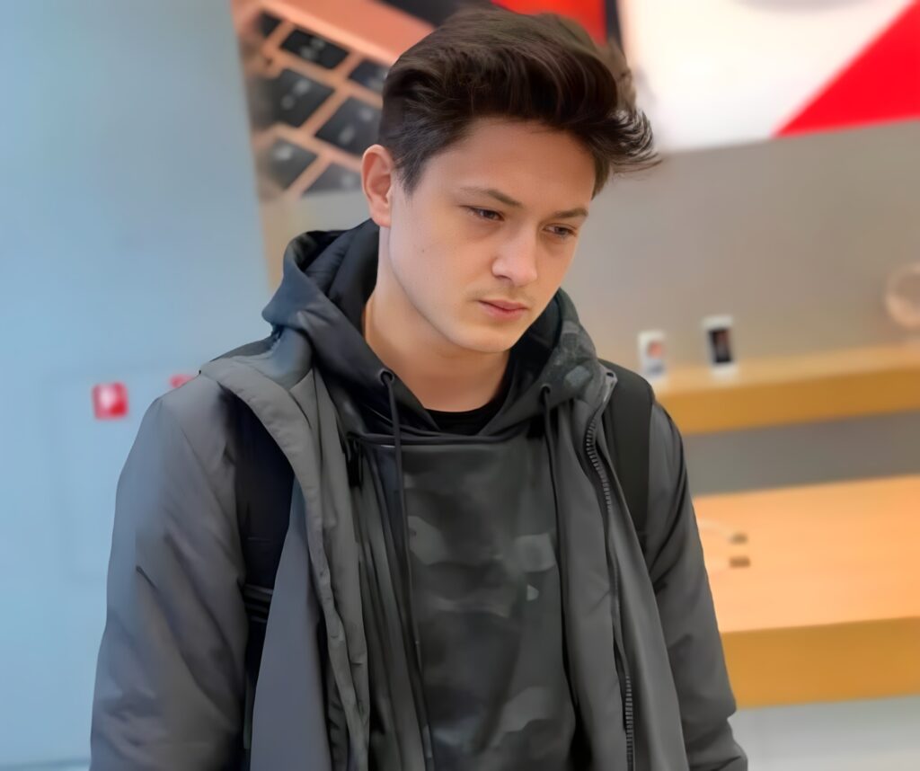 Mama lui Sergiu Țârnă, sfâșiată de durere după moartea tânărului. Mesajul dureros transmis polițistului criminal: ”Mi-au rupt sufletul”