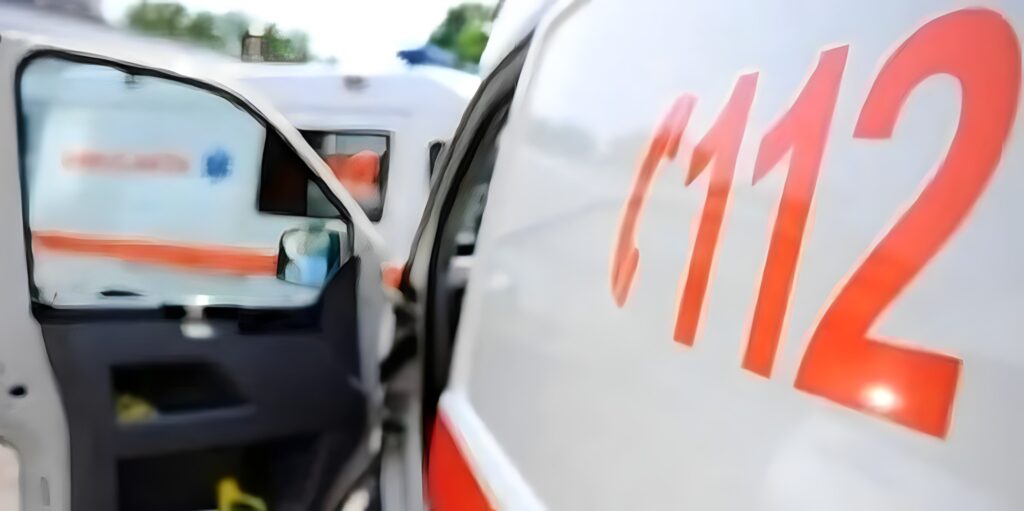 O fetiță de doi ani și șase luni a murit după ce s-a înecat cu o bucată de cârnat