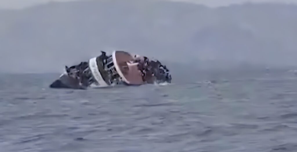 VIDEO Un feribot cu 350 de pasageri s-a scufundat în Filipine. Cel puțin 15 oameni au murit, sunt zeci de dispăruți!