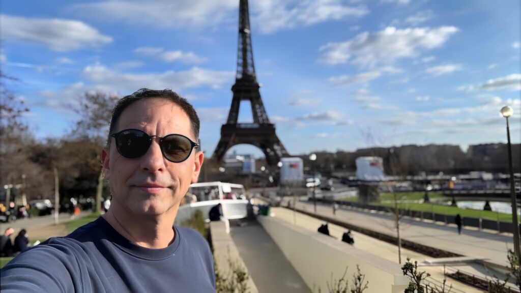 Dan Negru, jefuit în Paris de patru hoți români. I-au luat tot, apoi l-au sunat să-i înapoieze lucrurile