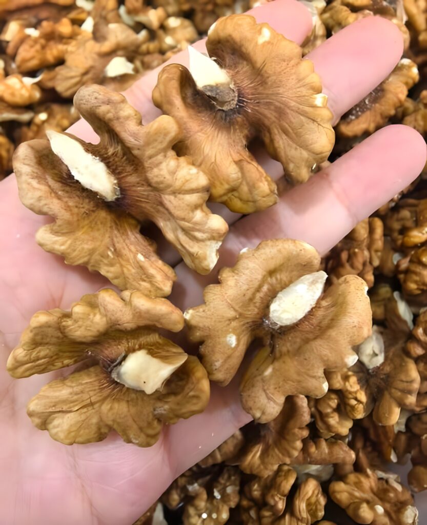 Medicii dezvăluie că consumul de nuci provoacă…